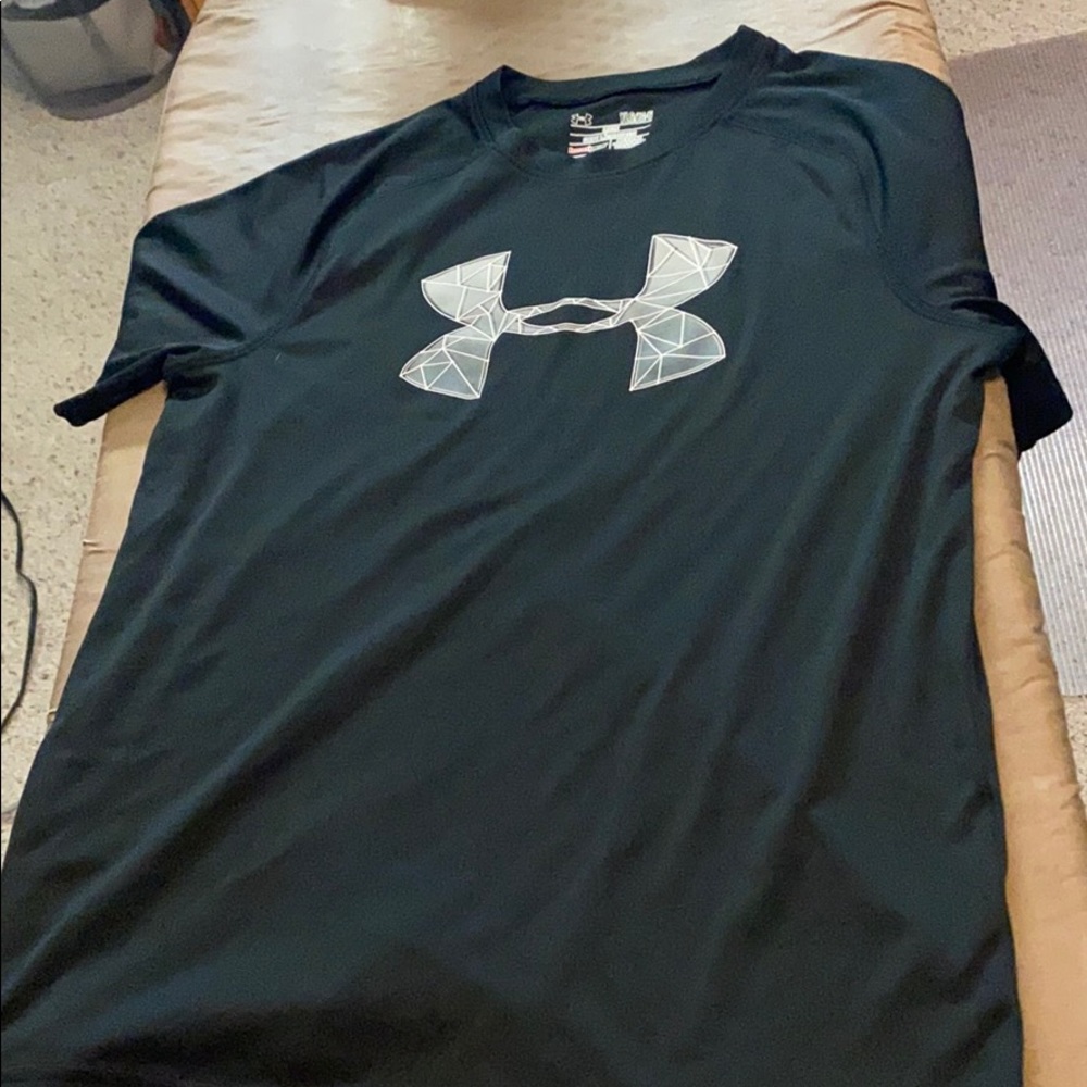 Under Armour tee